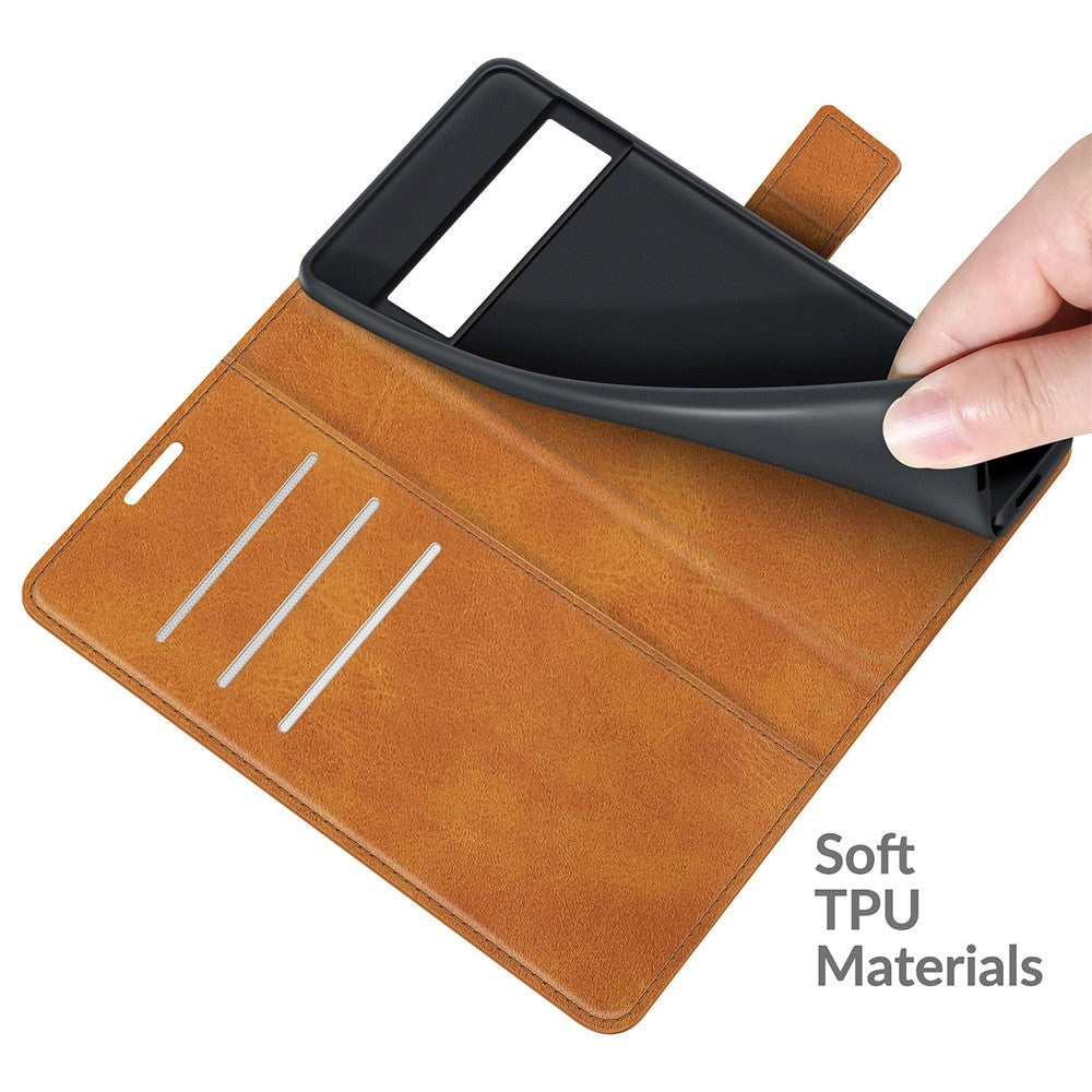 Google Pixel 6 Pro Læder Flip Mobil Cover m. Kortholder & Magnetisk Åbne/Lukke Funktion - Lysebrun
