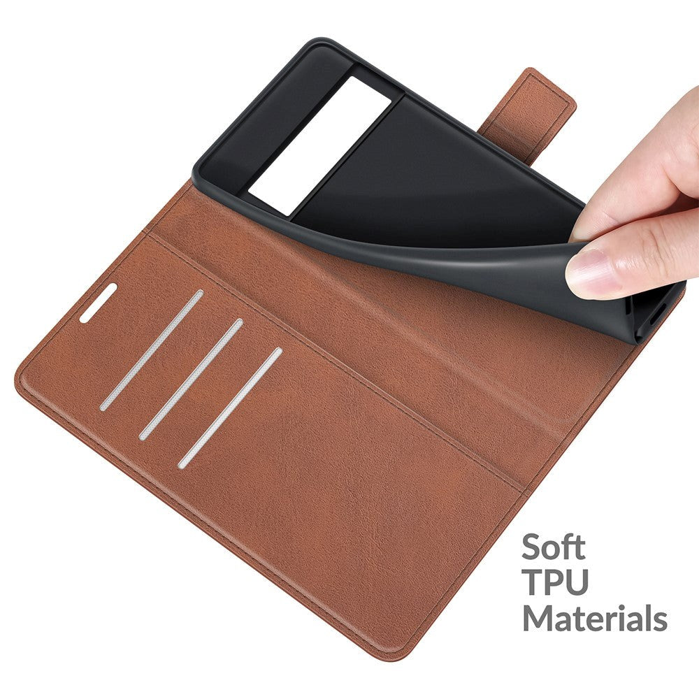 Google Pixel 6 Pro Læder Flip Mobil Cover m. Kortholder & Magnetisk Åbne/Lukke Funktion - Brun