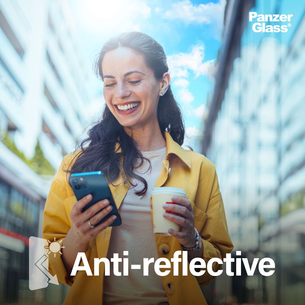 PanzerGlass iPhone 15 Plus / 16 Plus Ultra Wide Fit Beskyttelsesglas m. EasyAligner - EyeCare - Diamond Strength - Gennemsigtig / Sort Kant