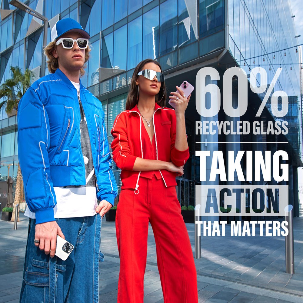 PanzerGlass iPhone 16 Pro Max Ultra Wide Fit Beskyttelsesglas m. EasyAligner - EyeCare - Diamond Strength - Gennemsigtig / Sort Kant