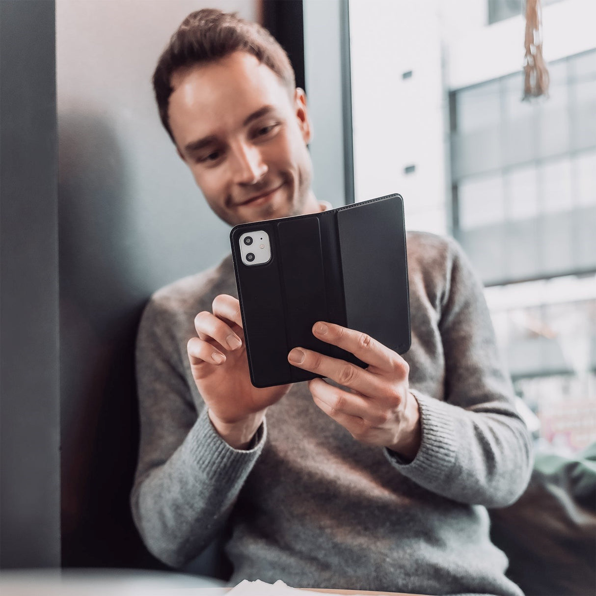 Samsung Galaxy A72 (4G / 5G) 4smarts Flip Cover Urban Lite - Sort