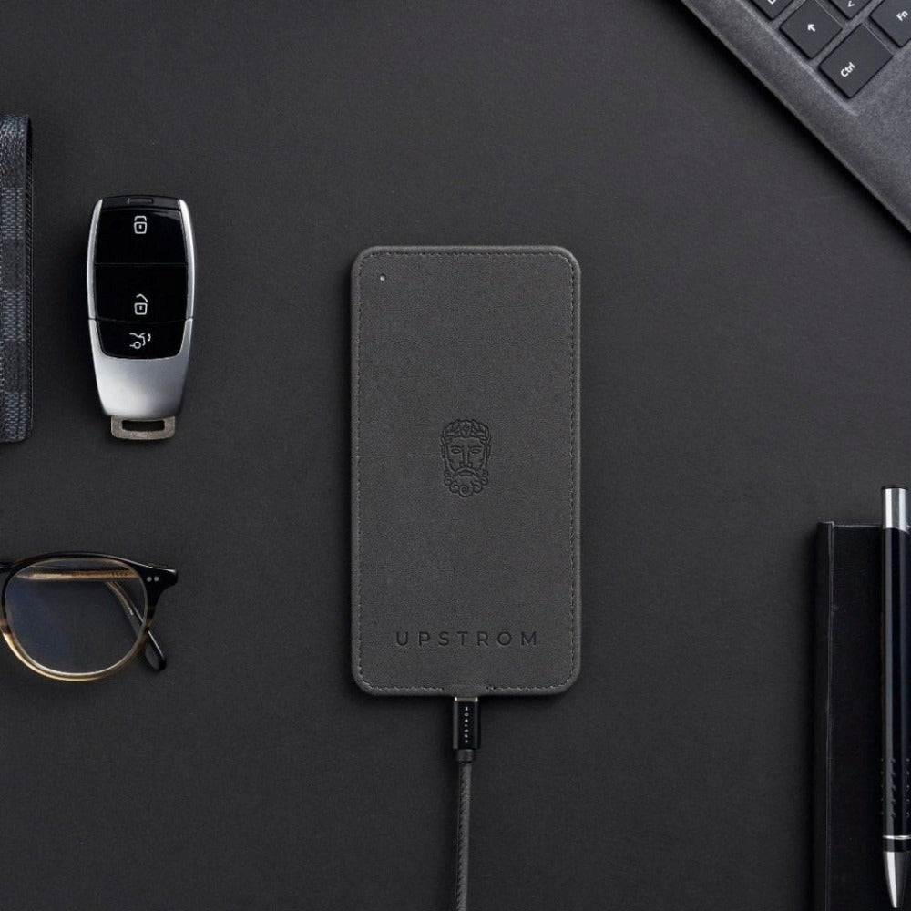 UPSTRÖM LÄDER Qi 10W Fast Wireless Charger - Sort