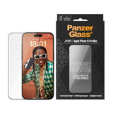 PanzerGlass iPhone 15 Pro Max Ultra Wide Fit Ceramic Beskyttelsesglas m. EasyAligner - Sort Kant