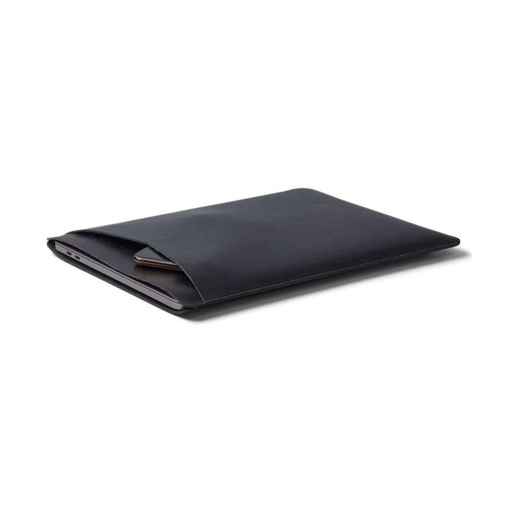 Philbert UltraSlim 13" Vegansk Læder MacBook / Laptop Sleeve m. Strop (31,0 x 22,5 x 2 cm) - Sort