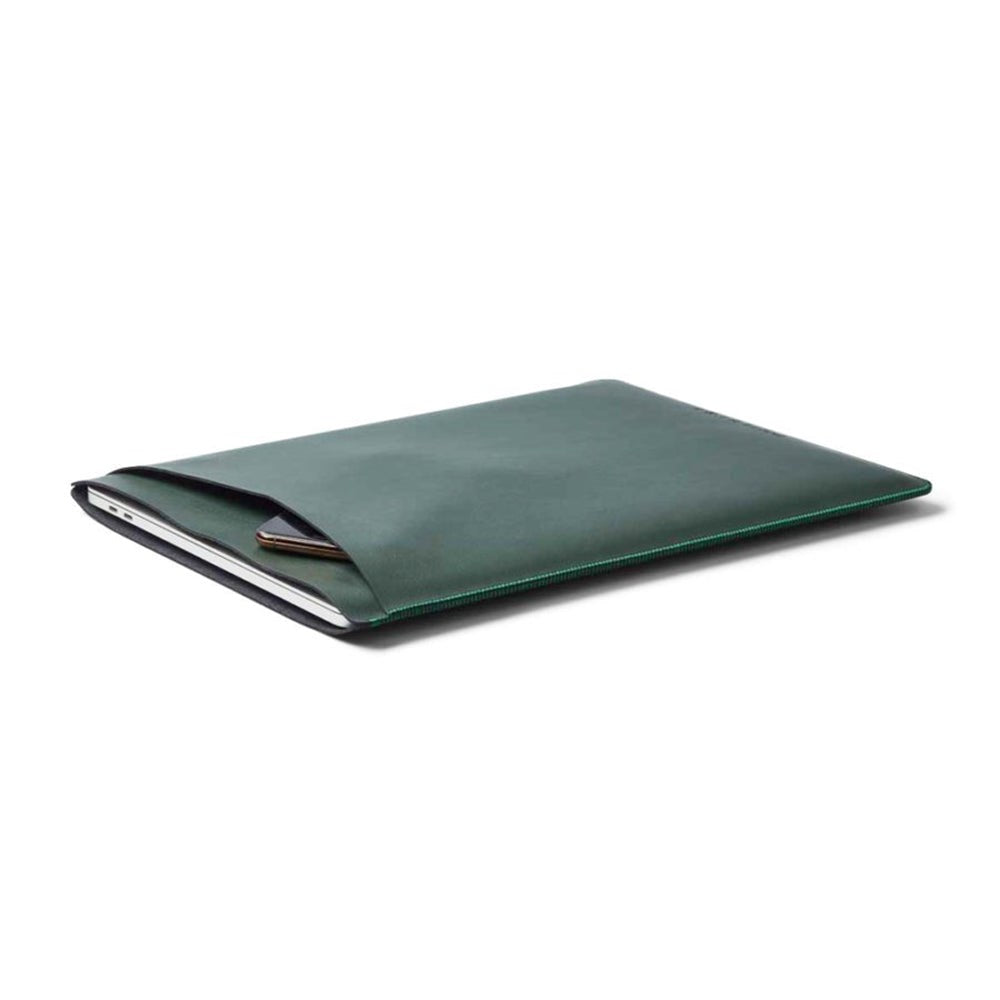 Philbert UltraSlim 15" Vegansk Læder MacBook / Laptop Sleeve m. Strop (35,5 x 25 x 2 cm) - Grøn