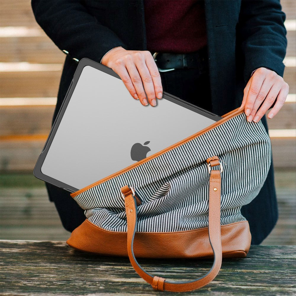 MacBook Air 15" M2/M3/M4 (2023-2025) Cover i Hårdt Plastik - Gennemsigtig