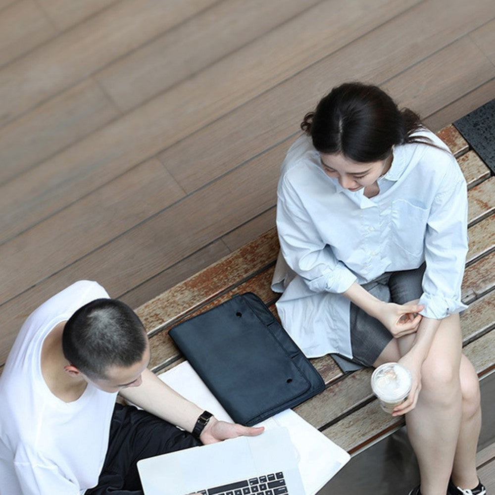 Bærbar 16” Nylon Sleeve (380 x 280 x 20mm) m. Ekstra opbevaring - Black