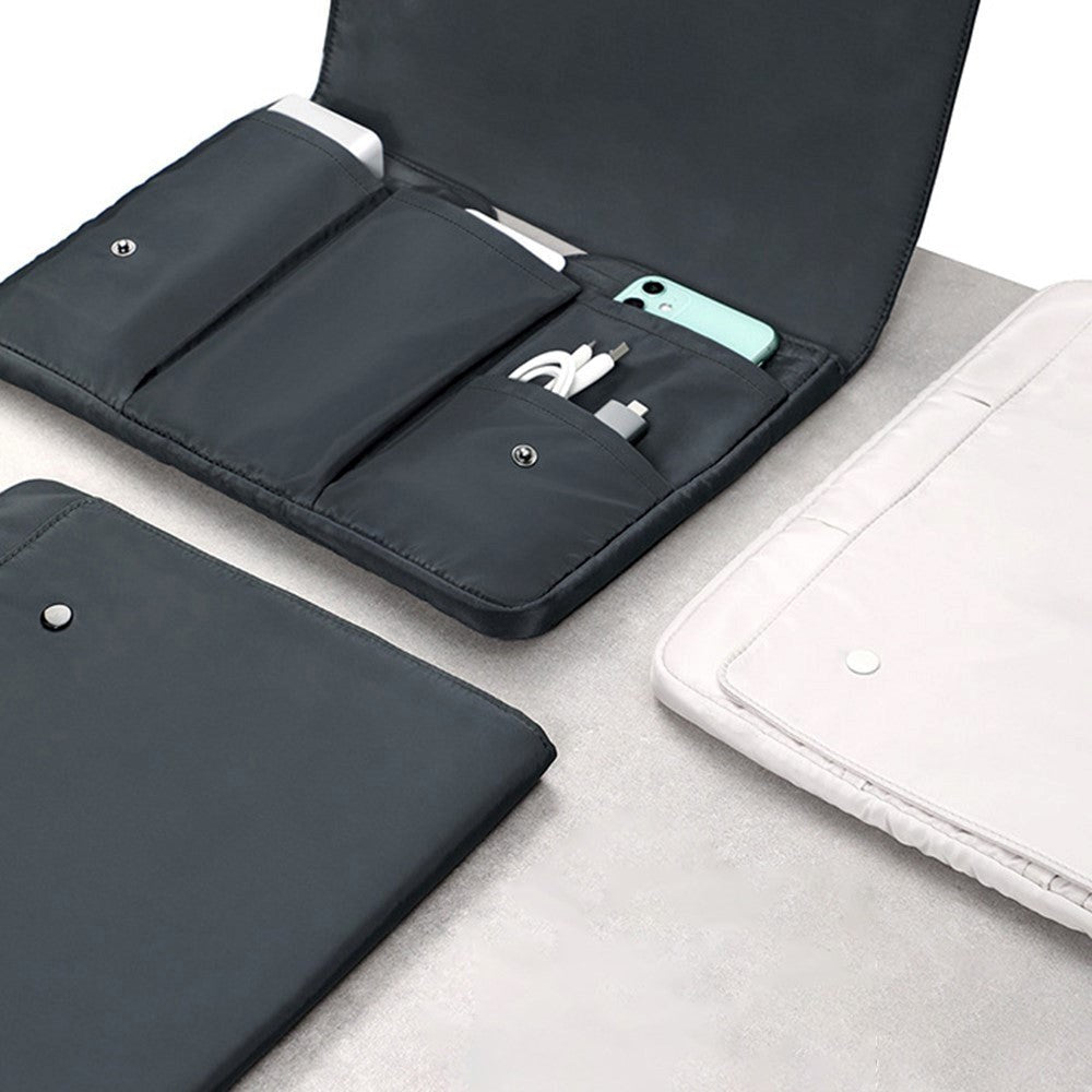 Bærbar 16” Nylon Sleeve (380 x 280 x 20mm) m. Ekstra opbevaring - Black