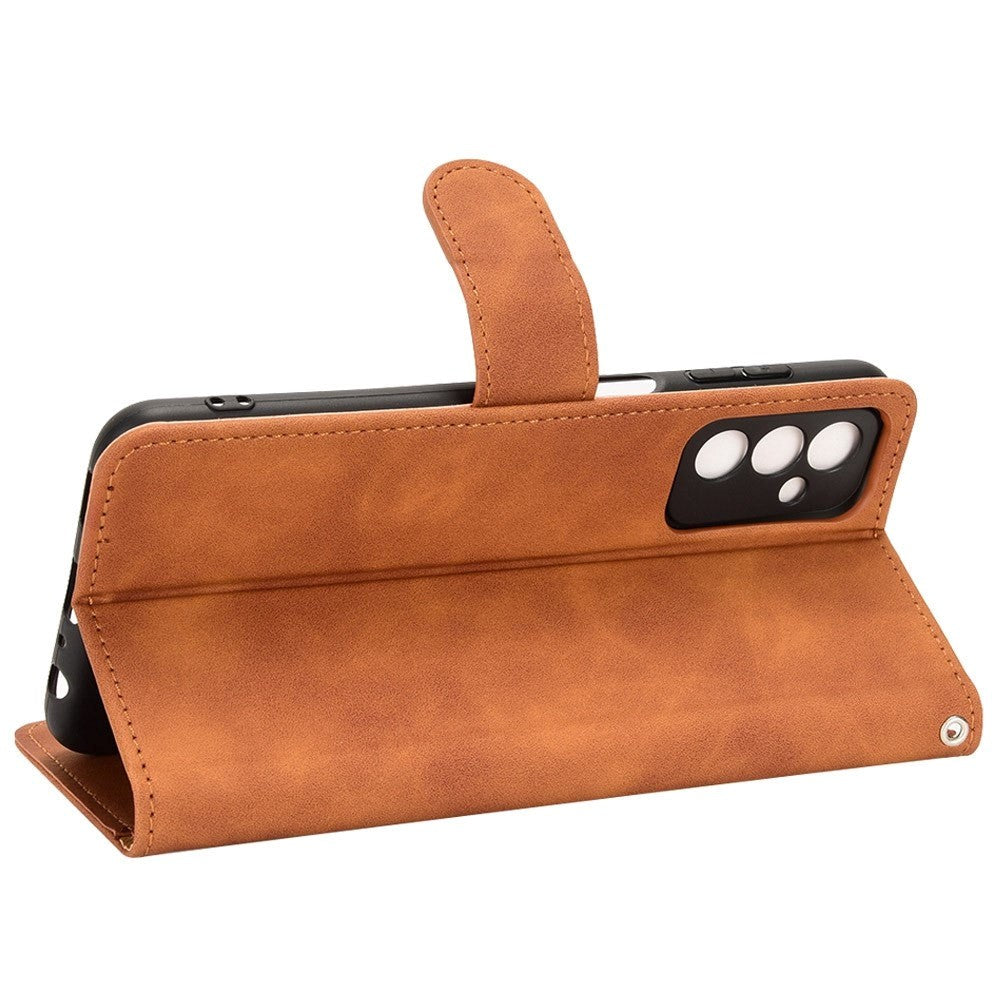 Samsung Galaxy M13 Læder Flip Cover m. Kortholder og Magnetisk Luk - Brun