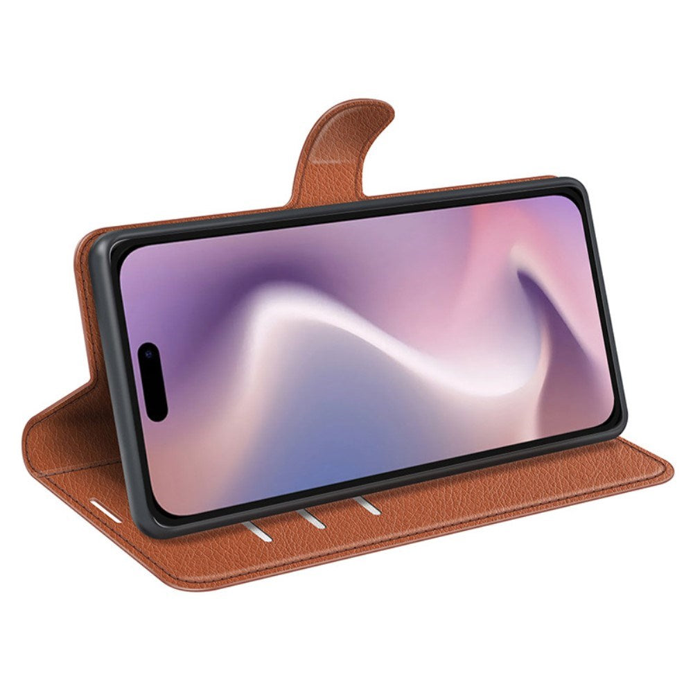 EIDERWOOD iPhone 16 Plus Litchi Læder Mobil Cover m. Pung - Brun