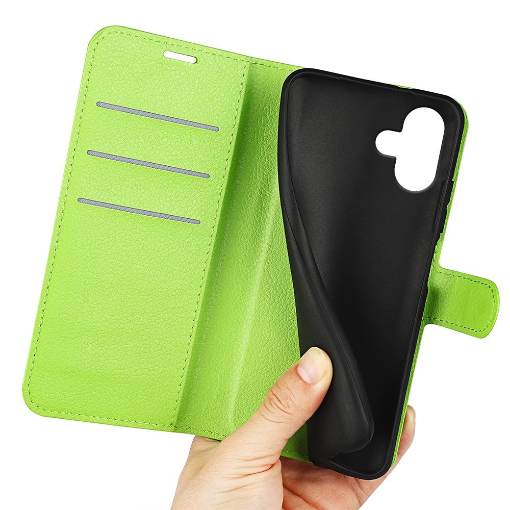EIDERWOOD iPhone 16 Litchi Læder Mobil Cover m. Pung - Grøn