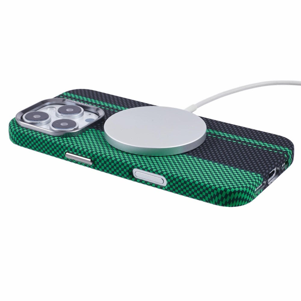 EIDERWOOD - Mønstret Carbon Cover - iPhone 16 Pro - MagSafe Kompatibel - Green/Black