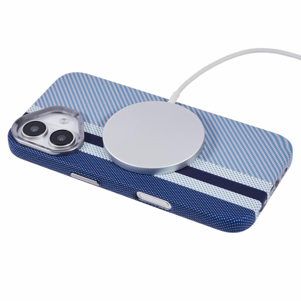 EIDERWOOD - Mønstret Carbon Cover - iPhone 16 - MagSafe Kompatibel - Blue Stripes