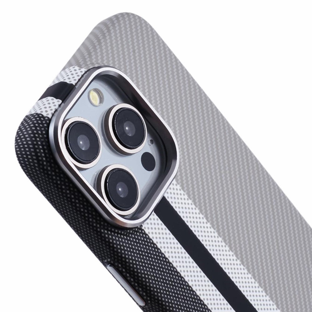 EIDERWOOD - Mønstret Carbon Cover - iPhone 13 Pro - MagSafe Kompatibel - Grey Stripes