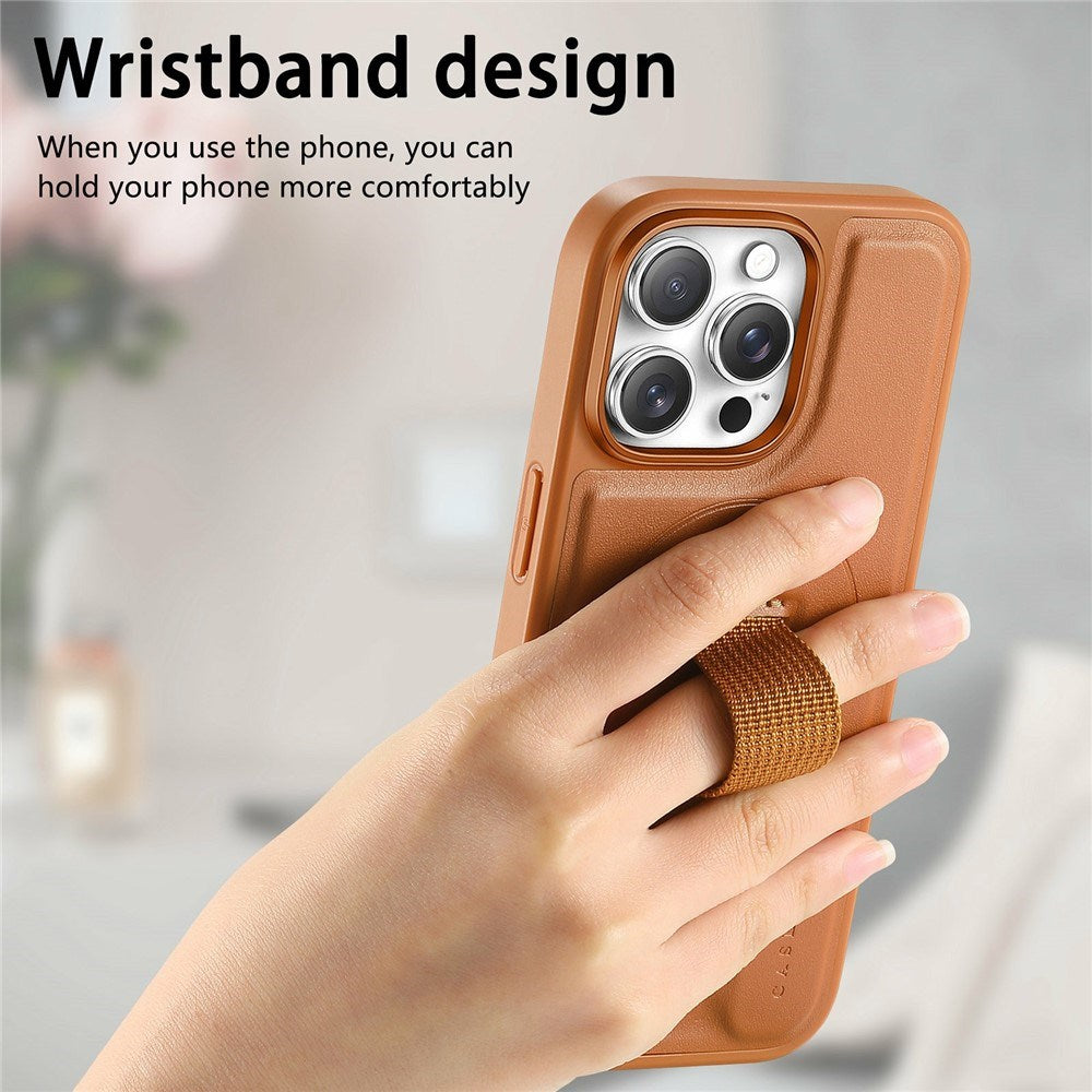 iPhone 16 Pro - Hårdt Plastik Cover m. Kunstlæder Bagside & Fingerrem - MagSafe Kompatibel - Brun