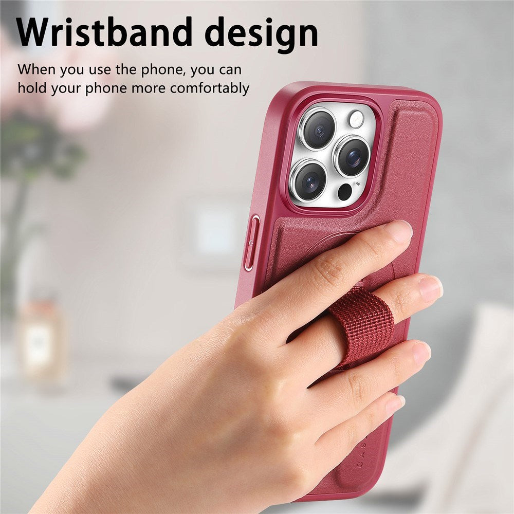 iPhone 15 Pro - Hårdt Plastik Cover m. Kunstlæder Bagside & Fingerrem - MagSafe Kompatibel - Rød