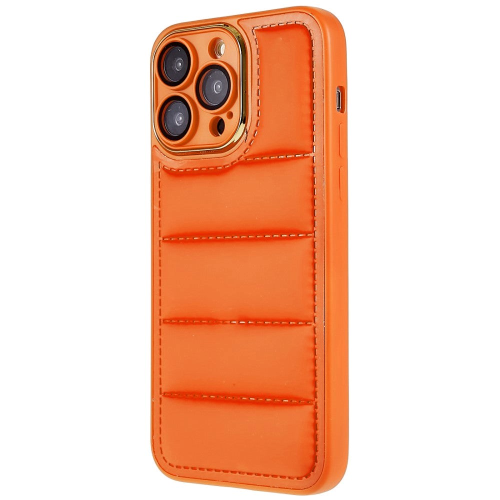 iPhone 14 Pro Max Læderbetrukket 3D Plastik Mobil Cover m. Kameralinse Beskyttelse - Orange