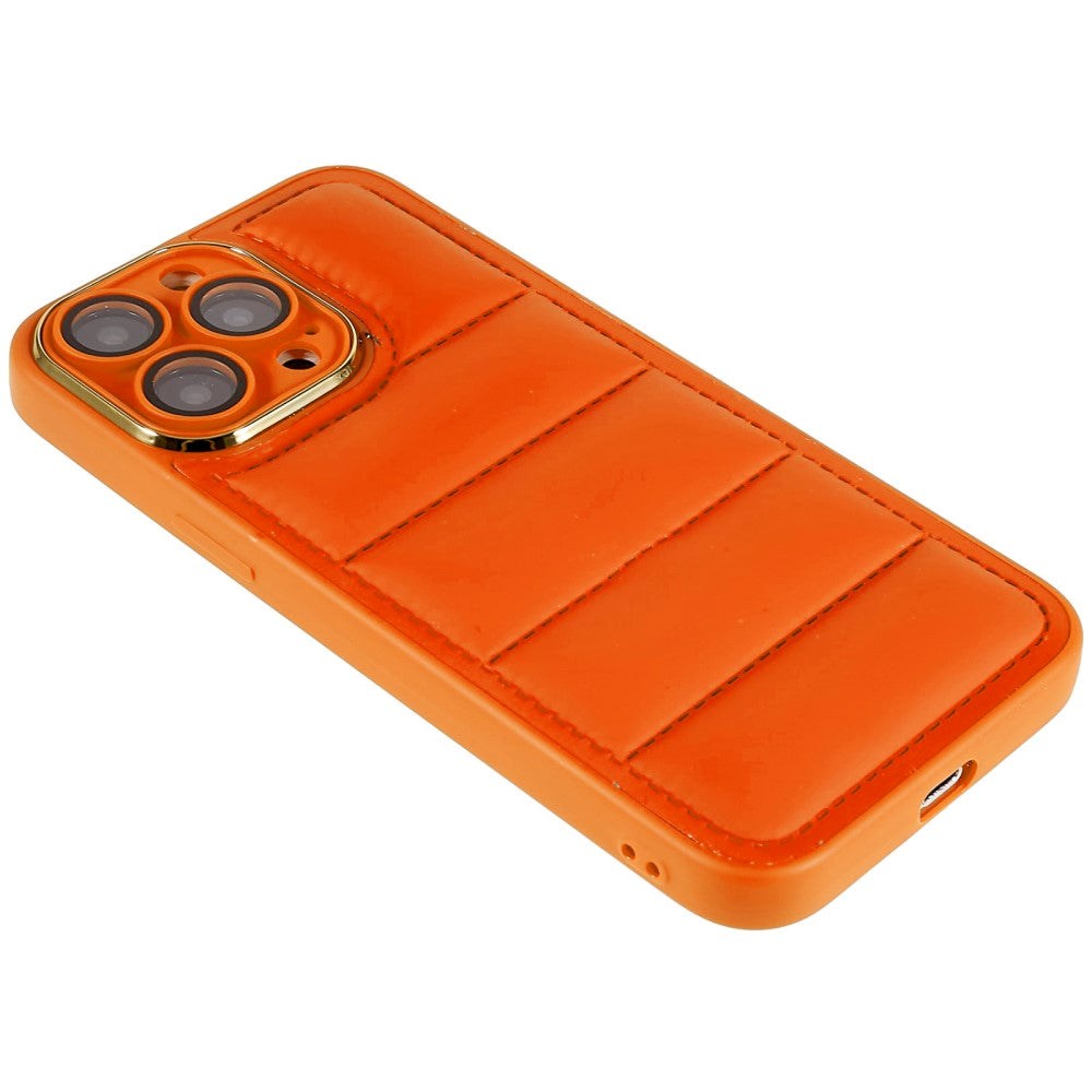 iPhone 14 Pro Max Læderbetrukket 3D Plastik Mobil Cover m. Kameralinse Beskyttelse - Orange