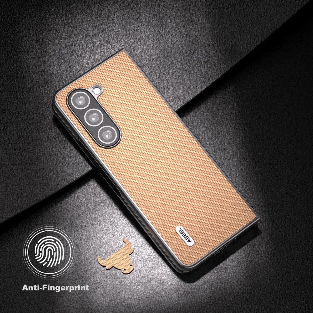 Samsung Galaxy Z Fold5 (5G) Læderbetrukket Plastik Mobil Cover - Beige Carbon