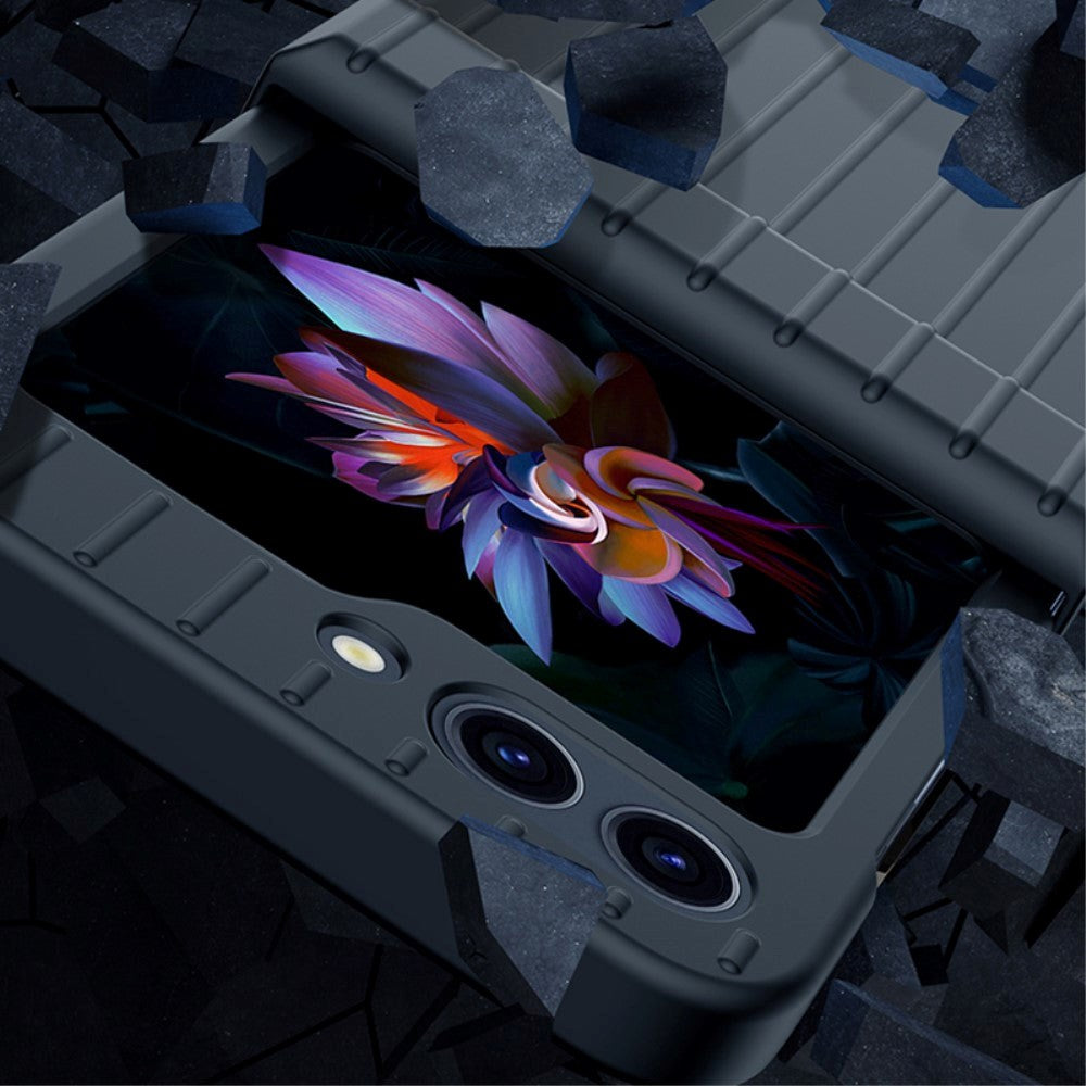 Samsung Galaxy Z Flip5 (5G) Hårdt Plastik Mobil Cover m. Stribet Tekstur - Sort