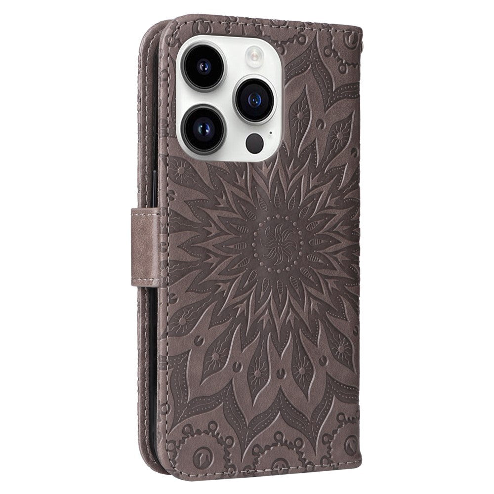 iPhone 15 Pro Læder Mobil Cover m. Pung og Strop - Mandala Blomst - Brun
