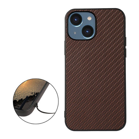 iPhone 15 Plastik Mobil Cover m. Carbon Tekstur - Brun