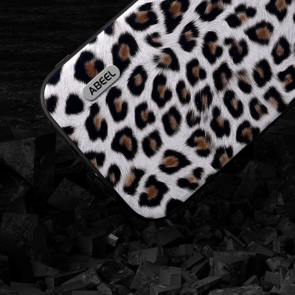 iPhone 15 Pro Max Fleksibelt Plast Mobil Cover - Leopard Mønster - Sølv