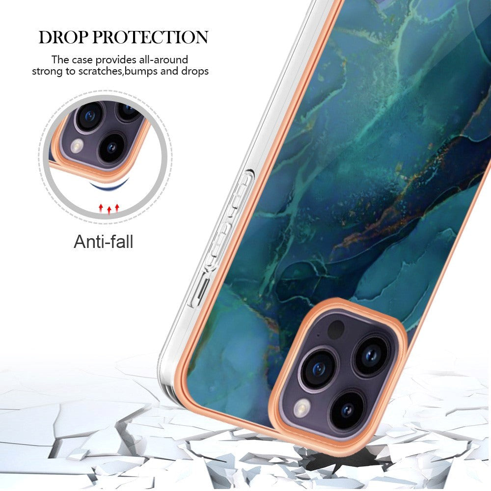 iPhone 15 Pro Fleksibel Plastik Bagside Cover - Grøn Marmor