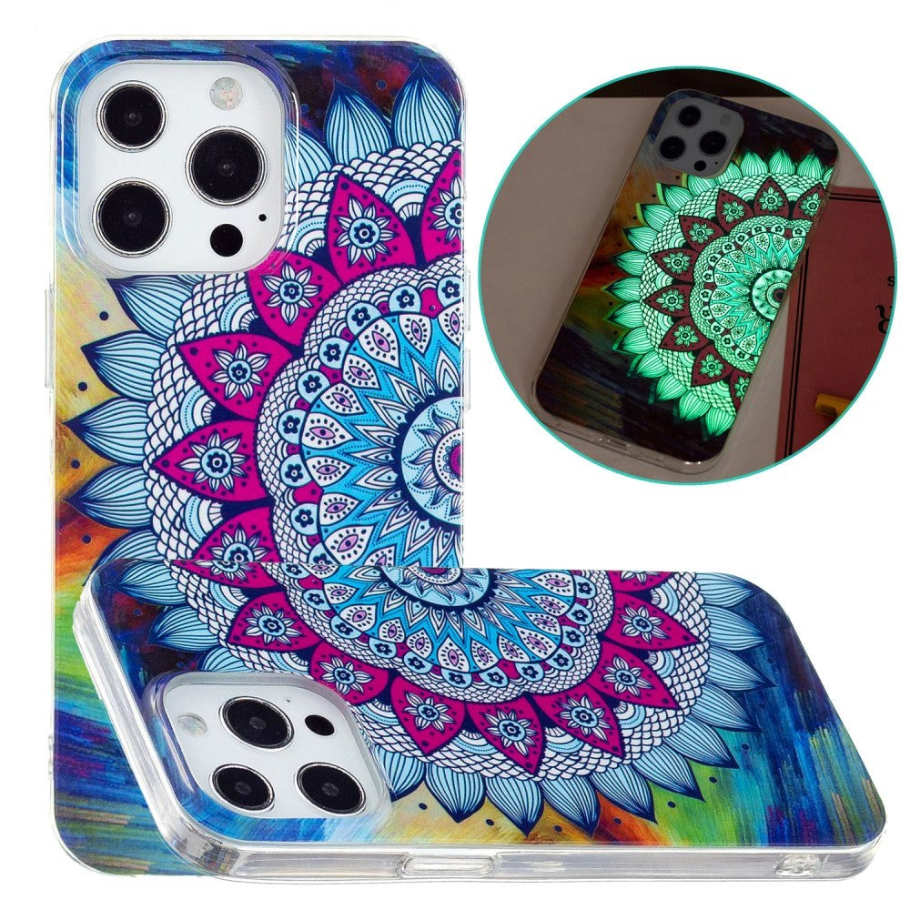 iPhone 15 Pro Selvlysende Fleksibel Mobil Cover af Plastik m. Print - Mandala Blomst