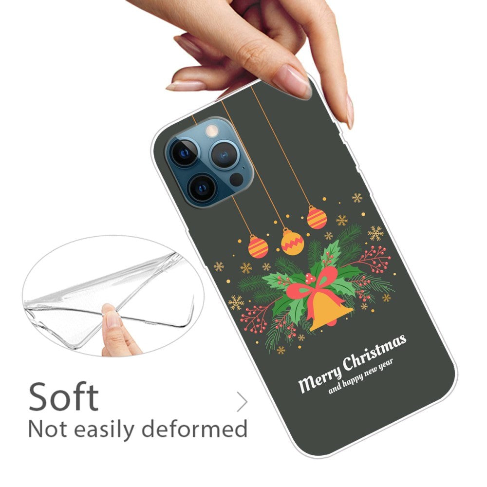 iPhone 15 Pro Fleksibelt Plast Mobil Jule Cover - Merry Christmas - Julekrans og Juleklokke