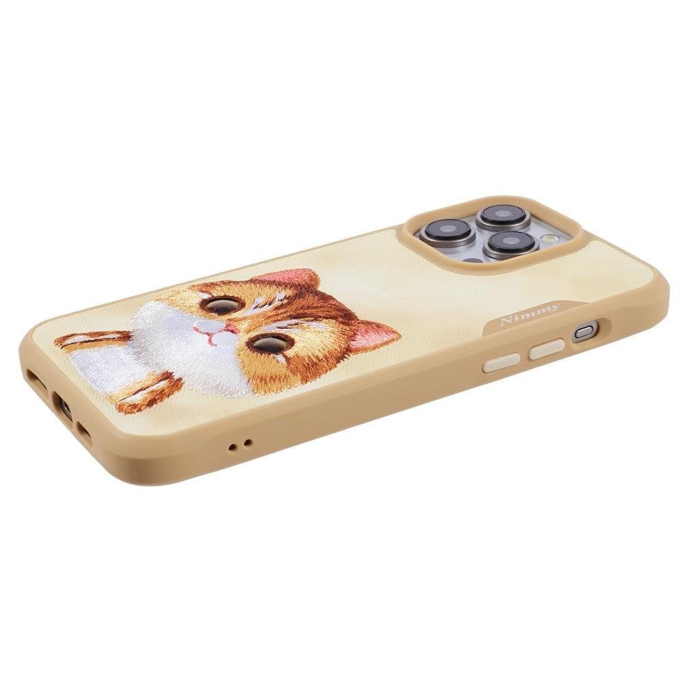 iPhone 15 Pro Hybrid Mobil Cover m. Dyremotiv & Brodering - Orange Kat