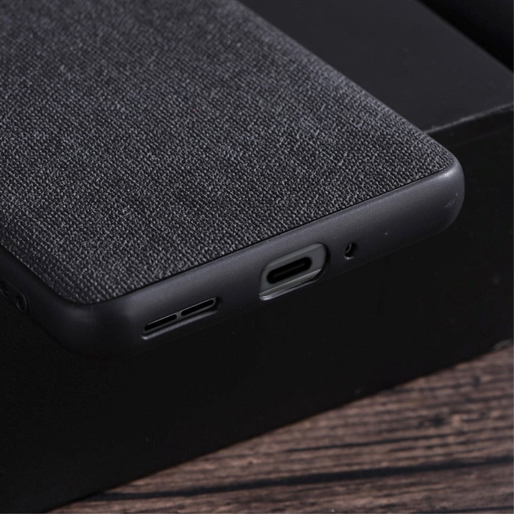 OnePlus 12 Stofbetrukket Plastik Mobil Cover - Rød