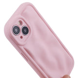 iPhone 15 Fleksibelt Plastik Mobil Cover m. Bølget Udseende - Mat Pink