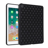 iPad 9.7 (2018-2017) / iPad Air 2 Fleksibelt Plastik Tablet Cover - Rhombe Design - Sort