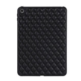 iPad 9.7 (2018-2017) / iPad Air 2 Fleksibelt Plastik Tablet Cover - Rhombe Design - Sort