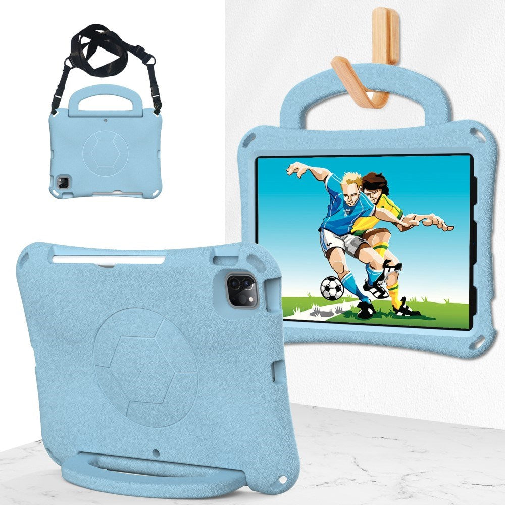 EIDERWOOD iPad Air 10.9" (2022 / 2020) / Pro 11" (2024-2018) Børne Cover m. Kickstand & Håndtag - Fodbold - Lyseblå