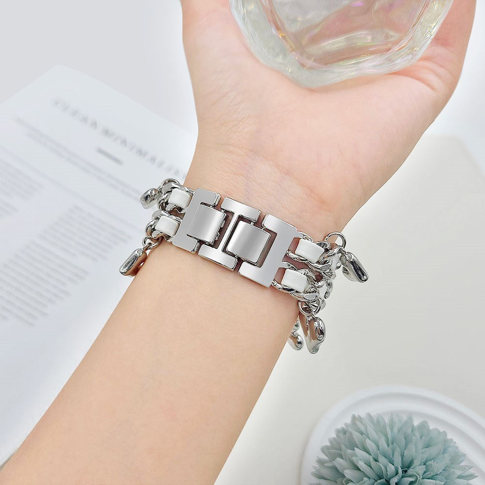 EIDERWOOD - Apple Watch (42 / 44 / SE / 45 / 46 / 49mm) - Metal Rem m. Vegansk Læder & Vedhæng - Sølv / Hvid