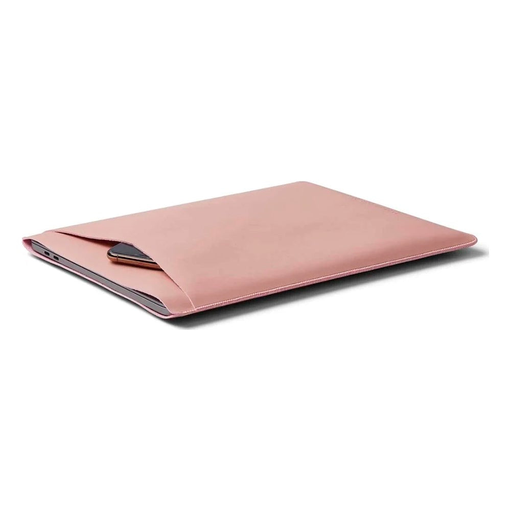 Philbert UltraSlim 15" Vegansk Læder MacBook / Laptop Sleeve m. Strop (35,5 x 25 x 2 cm) - Lyserød