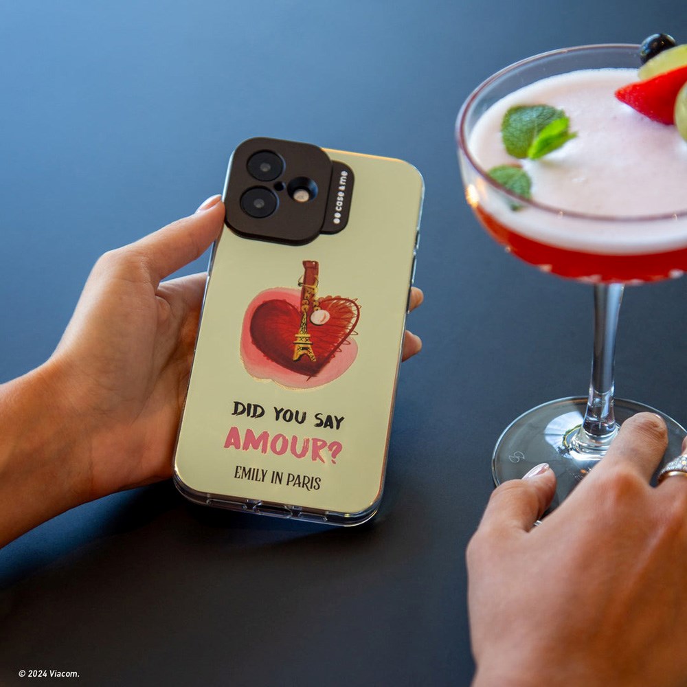 Case&Me Emily in Paris iPhone 16 Plus Cover - Paris Love Keychain