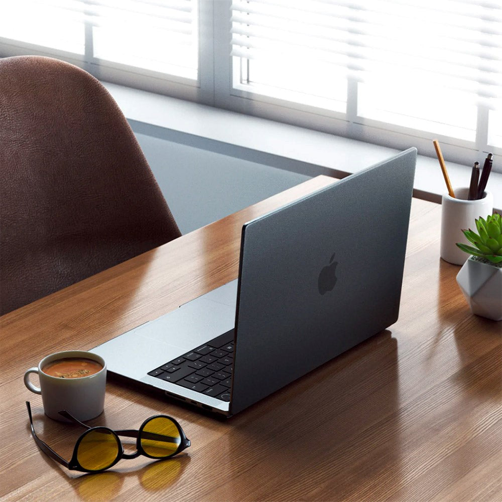 Satechi MacBook Pro 14 M5/M4/M3/M2/M1 (2025-2021) Eco Hardshell Case - Mørk Gennemsigtig