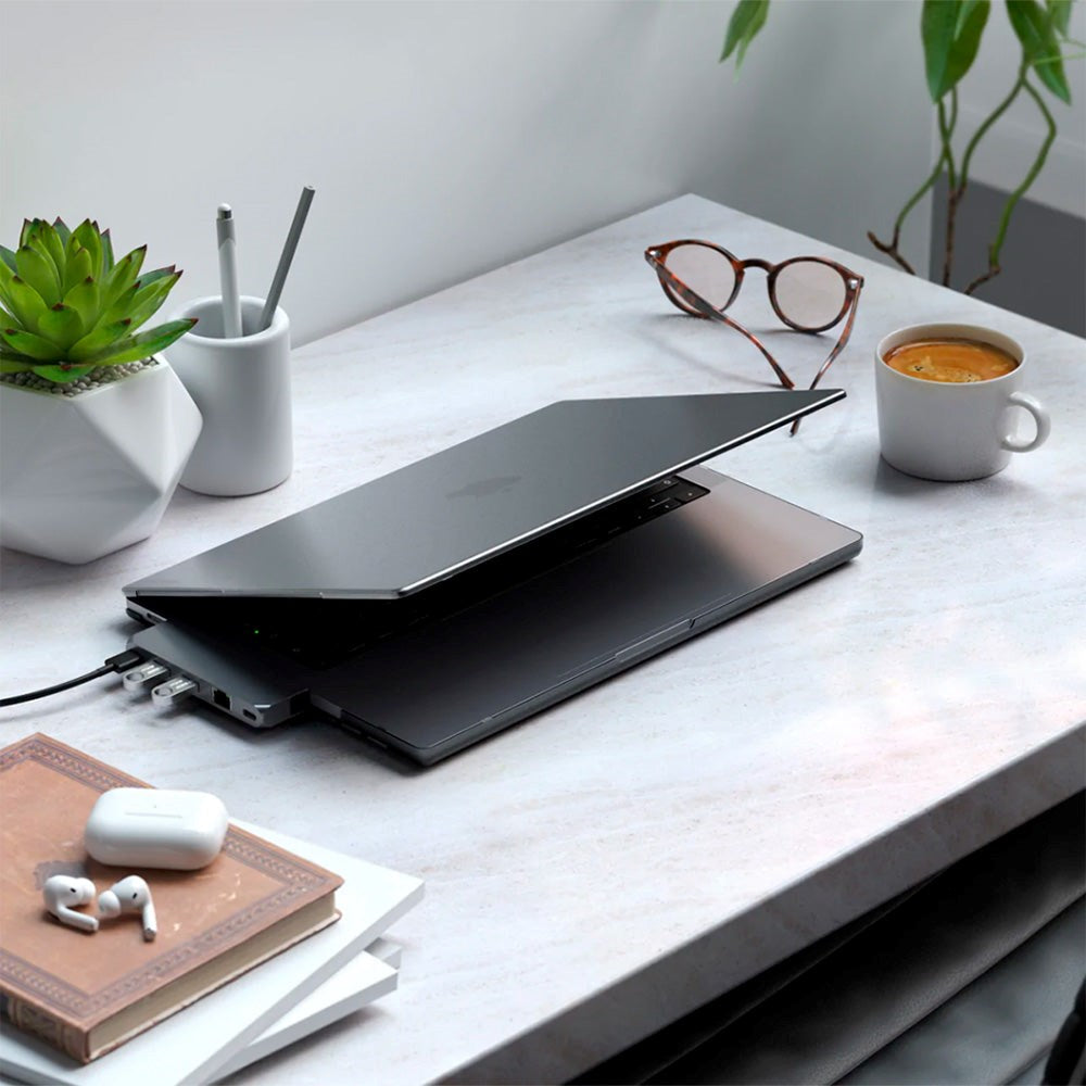 Satechi MacBook Pro 16 M1/M2/M3/M4 (2021-2024) Eco Hardshell Case - Mørk Gennemsigtig