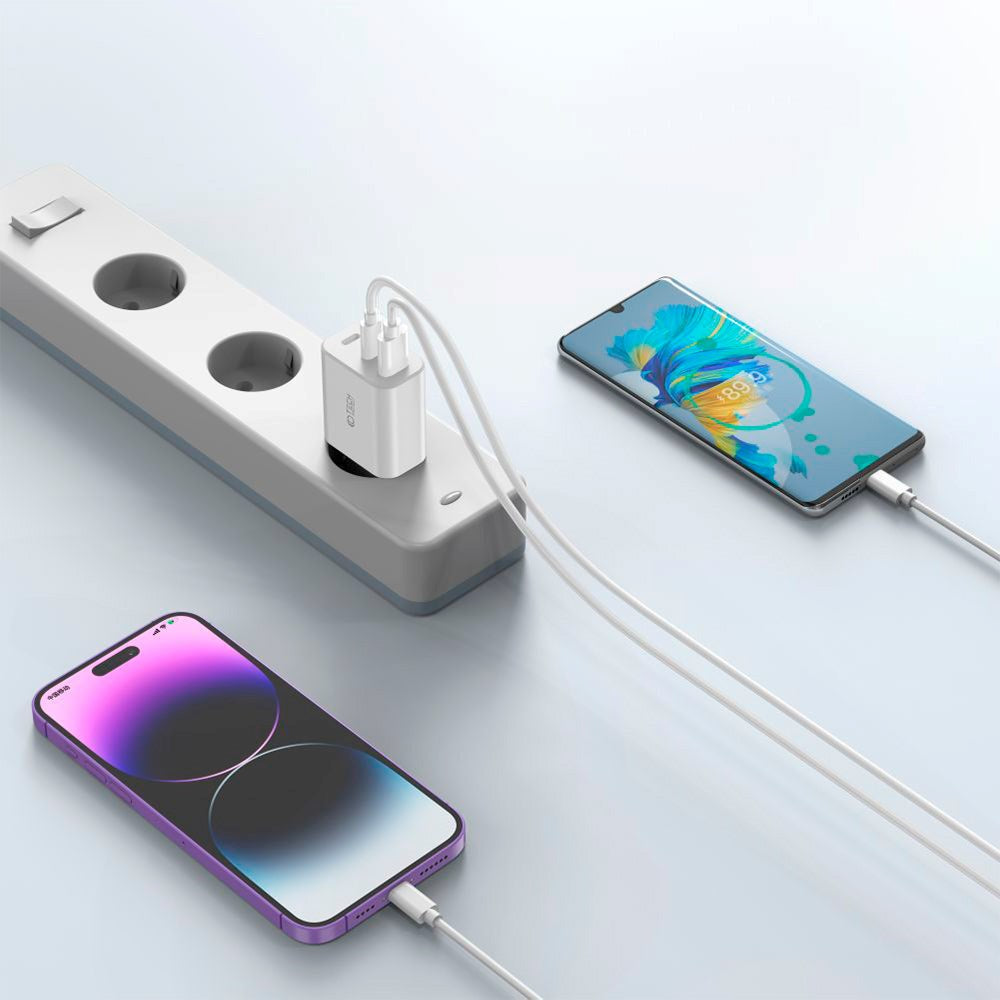 Tech-Protect NC Vægoplader 30W m. 2 x USB-C & 1 x USB-A - Sort