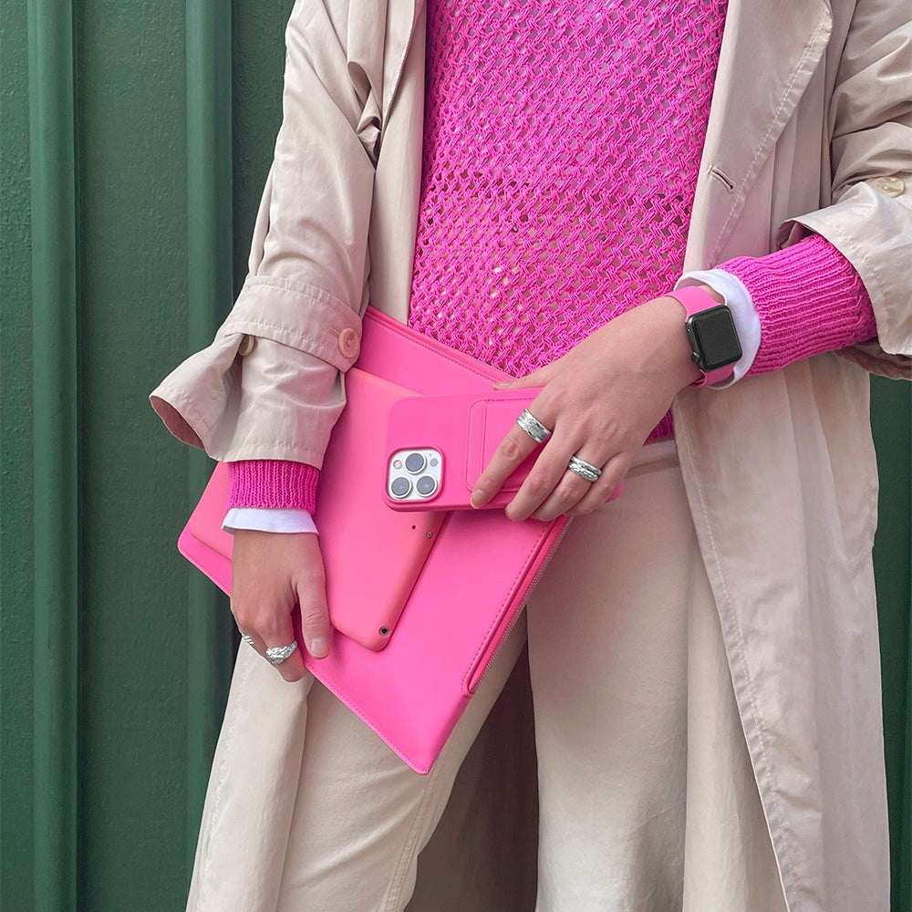 Holdit iPad 10.2" (2021 / 2020 / 2019) Silikone Bagside Mobil Cover - Bright Pink