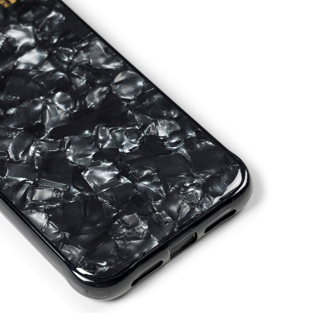iDeal Of Sweden iPhone 11 Pearlized Cover - Black