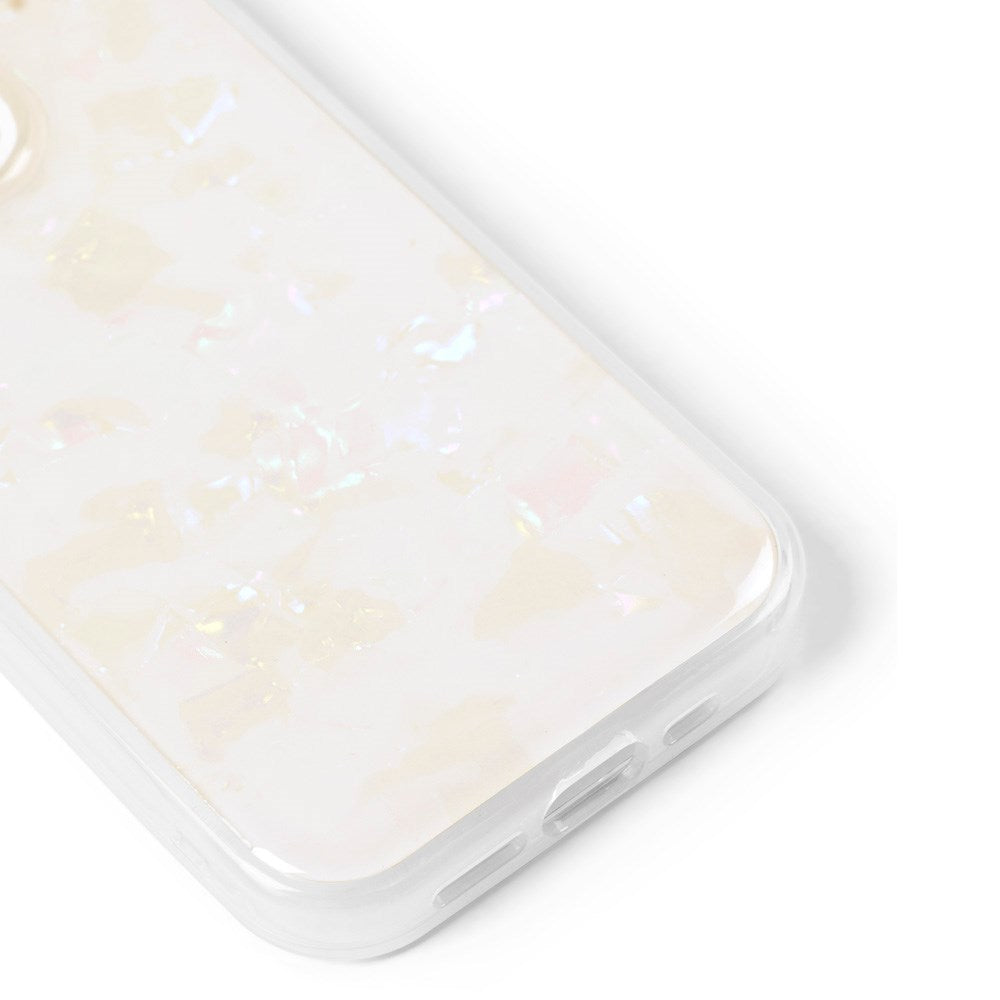 iDeal Of Sweden iPhone 15 Pearlized Cover - White