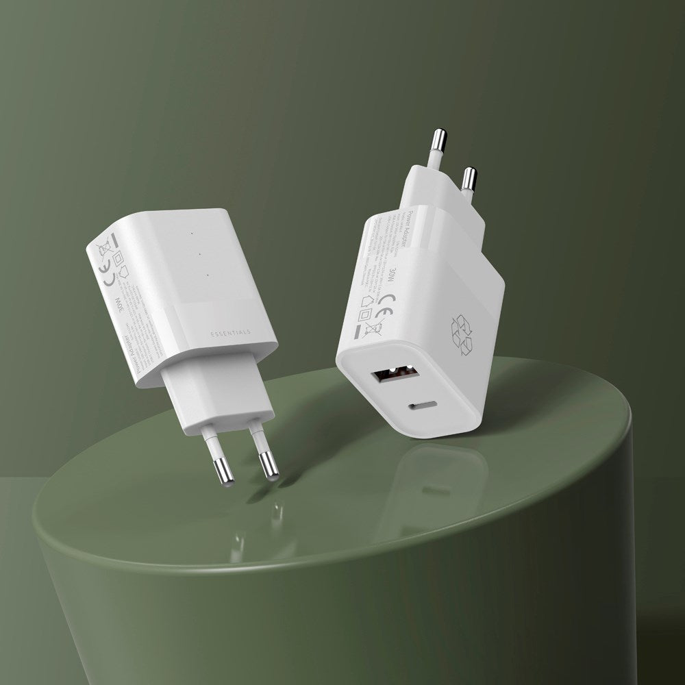 ËSSENTIALS by Upström PD 30W USB-C og USB-A Genanvendt Plastik Vægoplader - Hvid