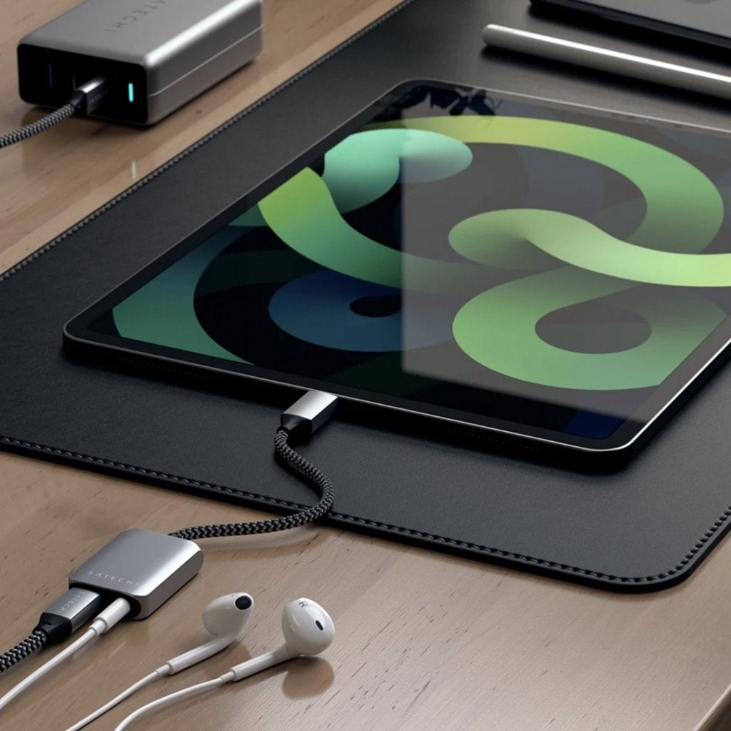 Satechi USB-C til Jack-stik 3.5 mm Adapter m. oplader - Space Grey