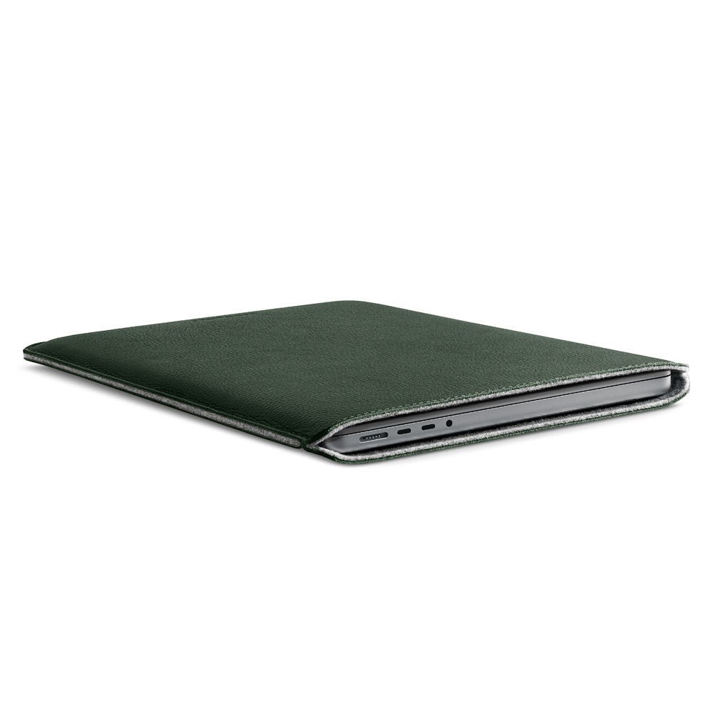 Woolnut Ægte Læder Sleeve til MacBook Pro 14" M5 / M4 / M3 / M2 / M1 (2025 / 2021) - 24.5 x 33 cm - Grøn