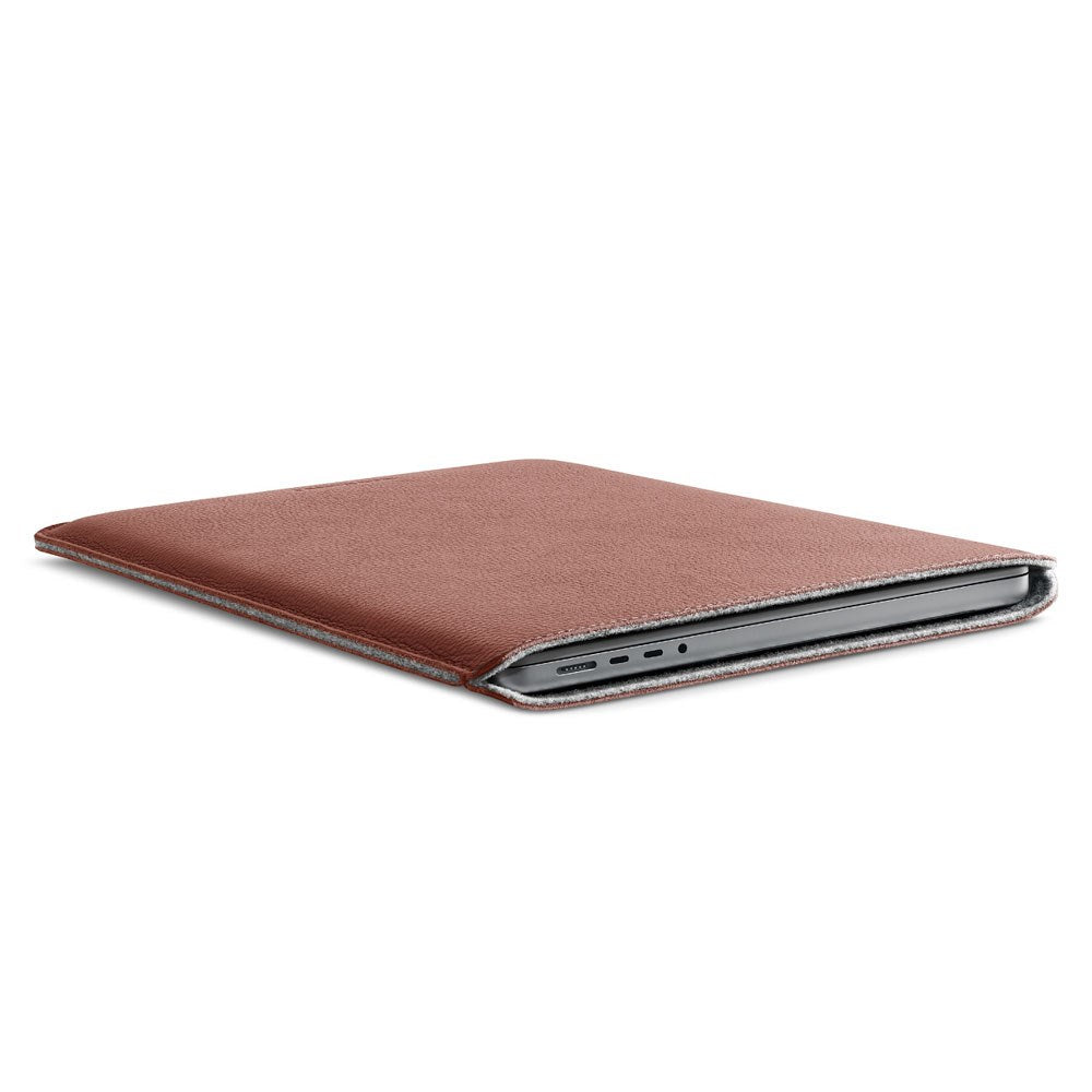 Woolnut Ægte Læder Sleeve til MacBook Pro 16" M4 / M3 / M2 / M1 (2024 - 2021) - 27.5 x 37.5 cm - Brun