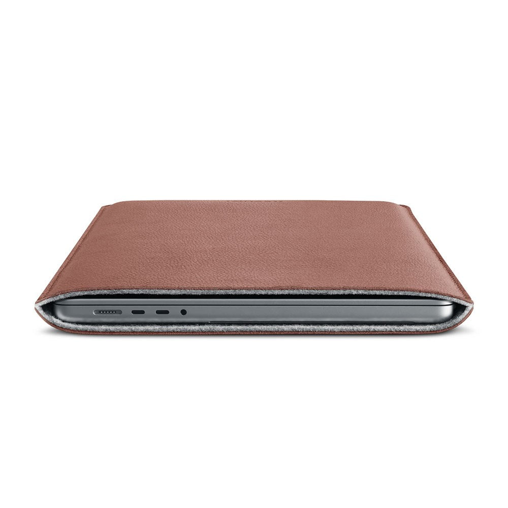 Woolnut Ægte Læder Sleeve til MacBook Pro 16" M4 / M3 / M2 / M1 (2024 - 2021) - 27.5 x 37.5 cm - Brun